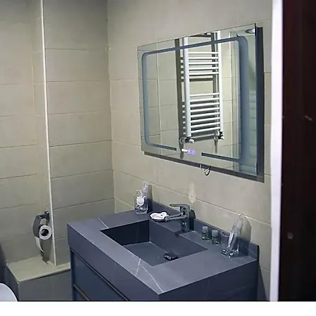 Peace House 4*
